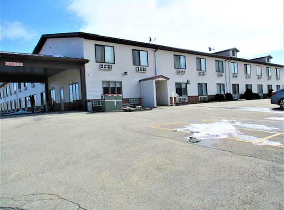 Marifah Inn allows check-in for 18 year-old guests