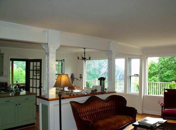 Ledge House Bed & Breakfast allows check-in for 18 year-old guests