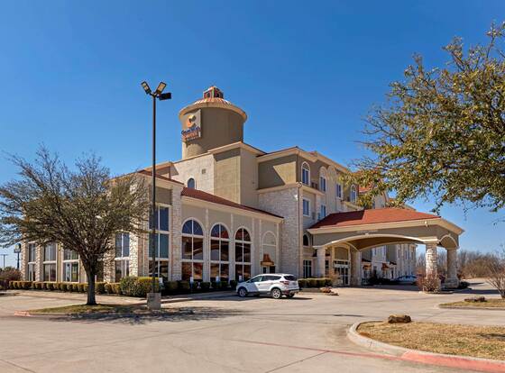 Comfort Suites Gainesville allows check-in for 18 year-old guests