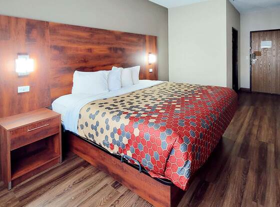 Econo Lodge allows check-in for 18 year-old guests