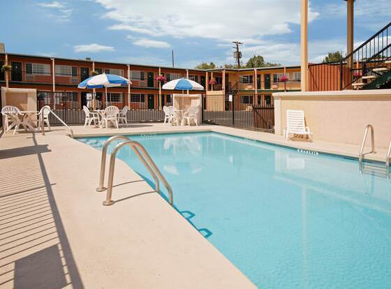 Americas Best Value Inn Pendleton allows check-in for 18 year-old guests
