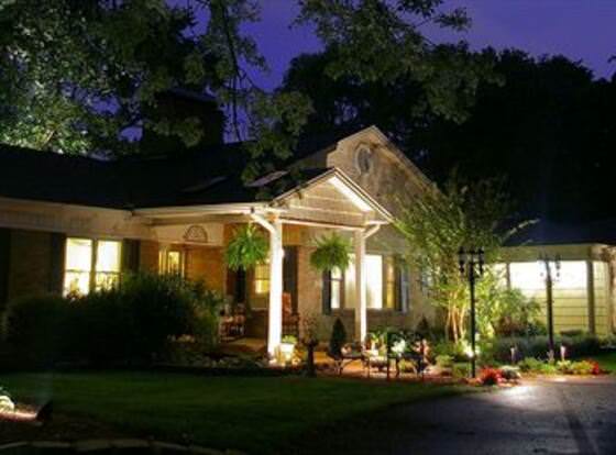 Brookside Mountain Mist Inn B&B allows check-in for 18 year-old guests