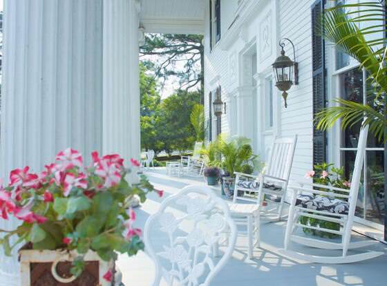 Lookaway Inn allows check-in for 18 year-old guests