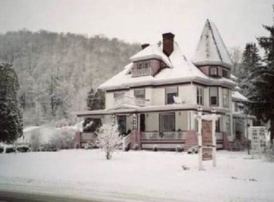 Gallets House B&B allows check-in for 18 year-old guests