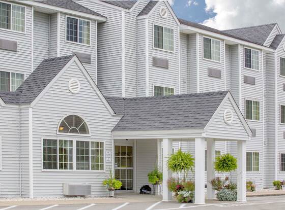 Microtel Inn & Suites by Wyndham Gassaway/Sutton allows check-in for 18 year-old guests