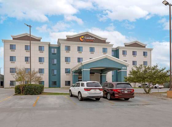 Comfort Suites allows check-in for 18 year-old guests