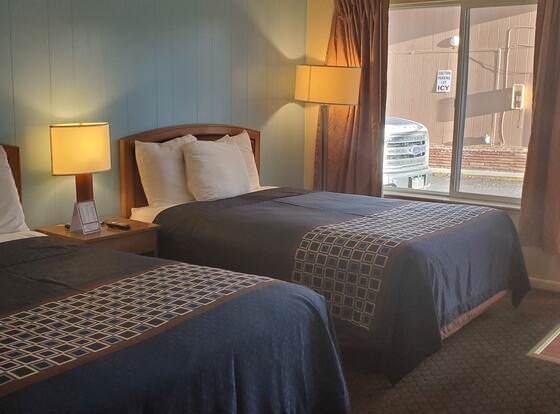 Alamo Motel allows check-in for 18 year-old guests