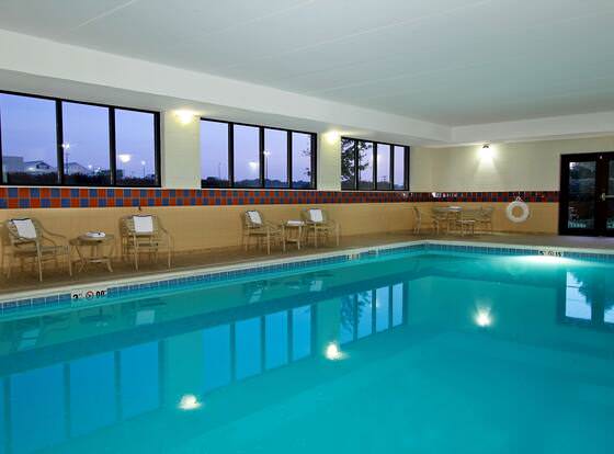 Hampton Inn & Suites Madisonville allows check-in for 18 year-old guests