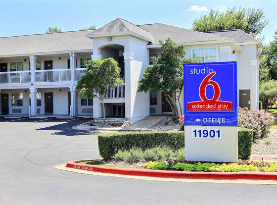 Studio 6 Austin, TX - Northwest allows check-in for 18 year-old guests