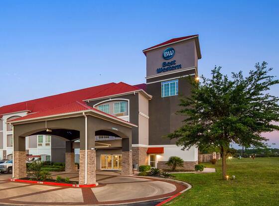Best Western Boerne Inn & Suites allows check-in for 18 year-old guests