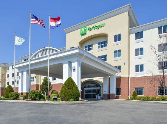 Holiday Inn Poplar Bluff, an IHG Hotel allows check-in for 18 year-old guests
