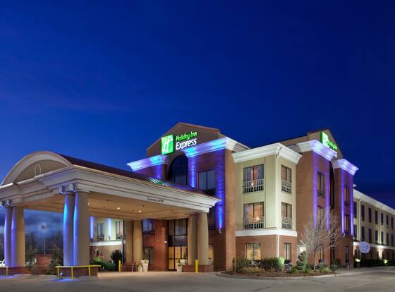 Holiday Inn Express Hotel & Suites Enid - Highway 412, an IHG Hotel allows check-in for 18 year-old guests