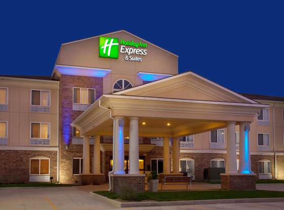 Holiday Inn Express Hotel & Suites Jacksonville, an IHG Hotel allows check-in for 18 year-old guests