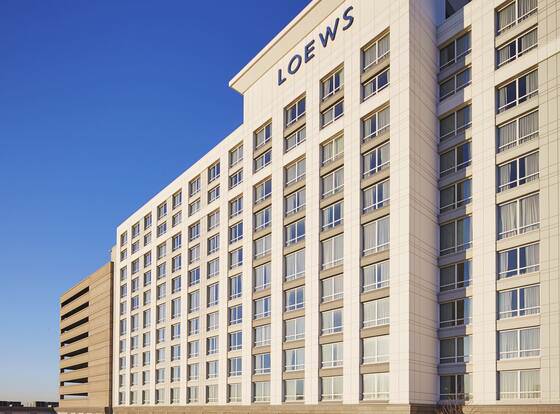 Loews Chicago O'Hare Hotel allows check-in for 18 year-old guests