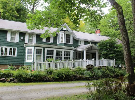 Fox Creek Inn LLC allows check-in for 18 year-old guests