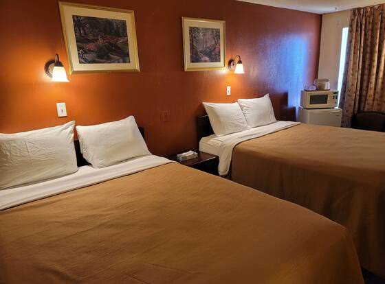 1 room 2 beds allows check-in for 18 year-old guests