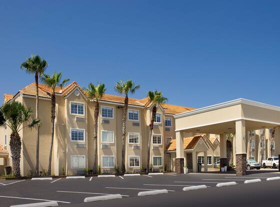 Best Western Beachside Inn allows check-in for 18 year-old guests
