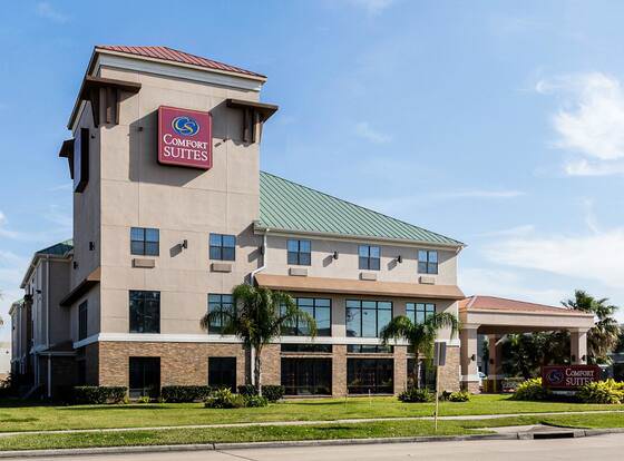 Comfort Suites near NASA - Clear Lake allows check-in for 18 year-old guests
