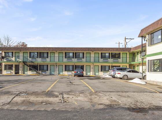 Cashmere Inn allows check-in for 18 year-old guests