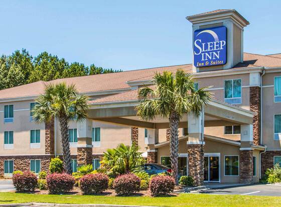 Sleep Inn And Suites Pooler allows check-in for 18 year-old guests