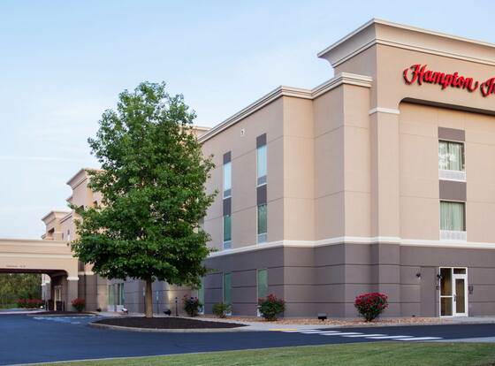 Hampton Inn Gloucester allows check-in for 18 year-old guests