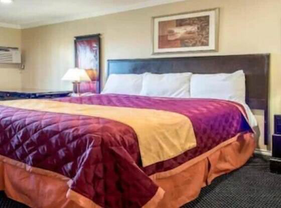 Queencity Inn allows check-in for 18 year-old guests