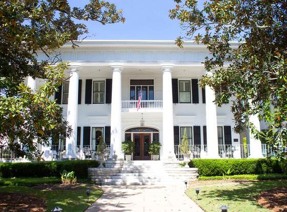 1842 Inn allows check-in for 18 year-old guests
