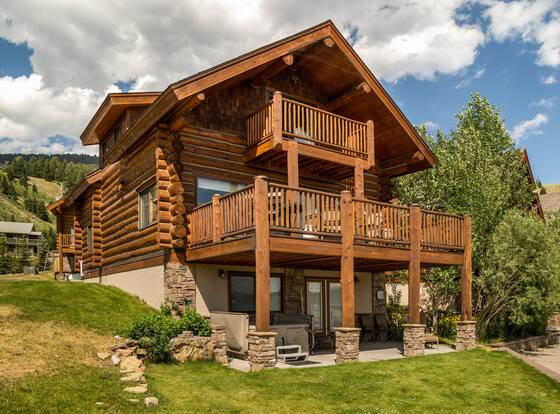Kings Cabin allows check-in for 18 year-old guests