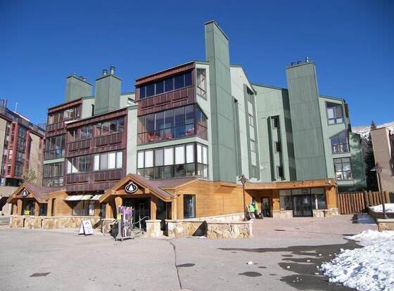 Copper Junction by Copper Vacations allows check-in for 18 year-old guests