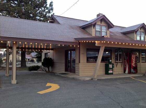 Cle Elum Travelers Inn allows check-in for 18 year-old guests