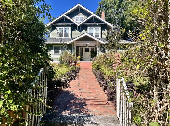 Greenwood Bed & Breakfast allows check-in for 18 year-old guests