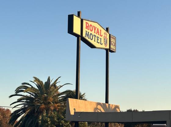 ROYAL MOTEL TRACY LLC allows check-in for 18 year-old guests