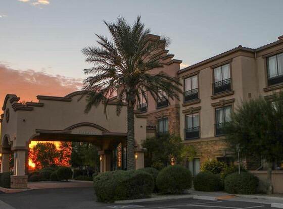 GreenTree Inn & Suites Florence allows check-in for 18 year-old guests