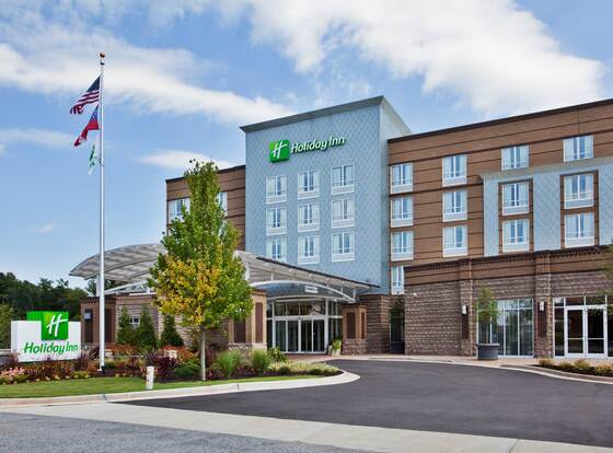 Holiday Inn Macon North, an IHG Hotel allows check-in for 18 year-old guests