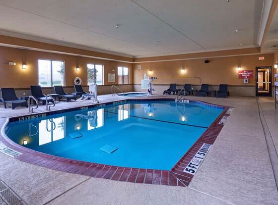 Hampton Inn & Suites Longview North allows check-in for 18 year-old guests