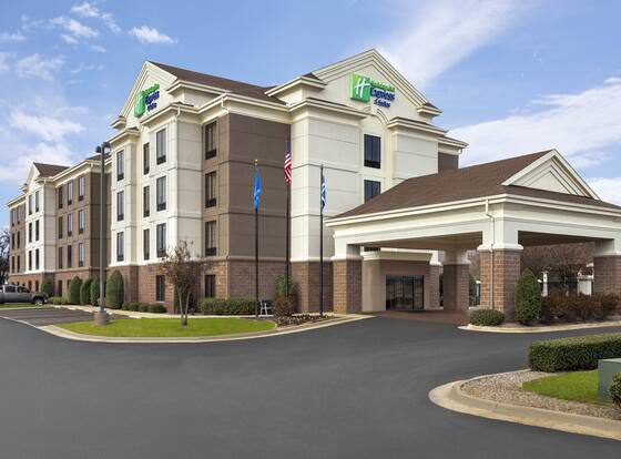 Holiday Inn Express Hotel & Suites Durant, an IHG Hotel allows check-in for 18 year-old guests