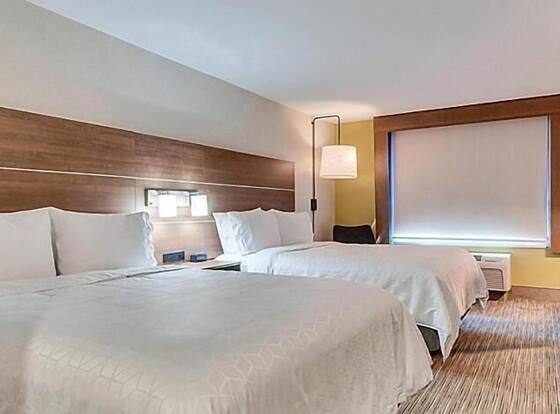 Holiday Inn Express & Suites, Lake Elsinore, an IHG Hotel allows check-in for 18 year-old guests