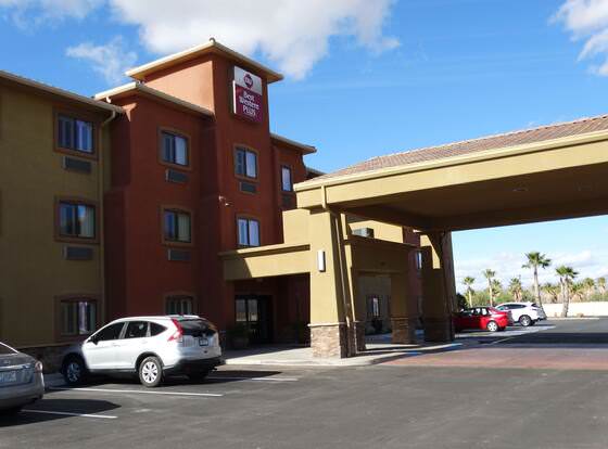 Best Western Plus Safford allows check-in for 18 year-old guests