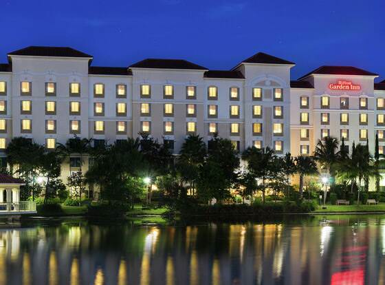 Hilton Garden Inn Palm Beach Gardens allows check-in for 18 year-old guests