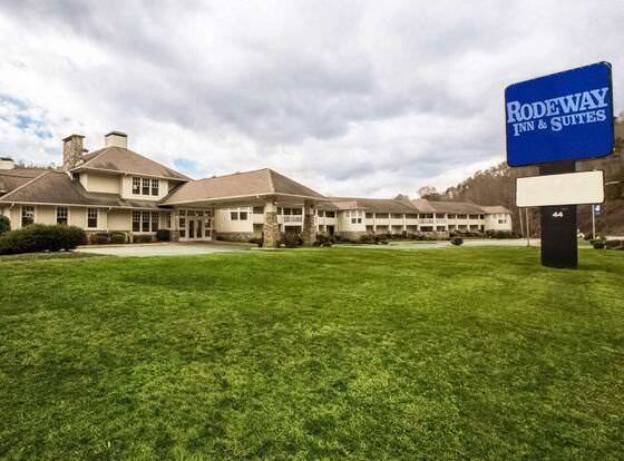 Rodeway Inn & Suites On The River allows check-in for 18 year-old guests