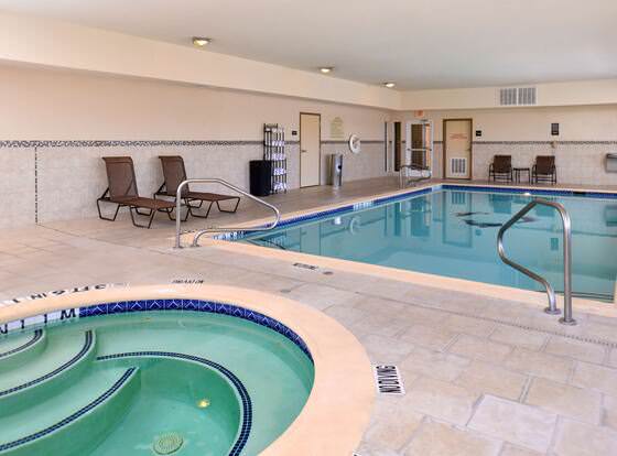 Hampton Inn Van Horn allows check-in for 18 year-old guests