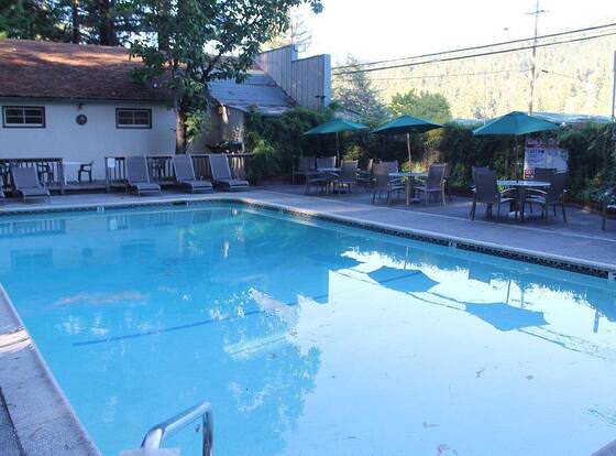 Miranda Gardens Resort allows check-in for 18 year-old guests