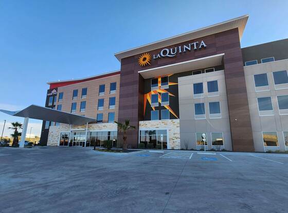 Hawthorn Suites by Wyndham Del Rio allows check-in for 18 year-old guests