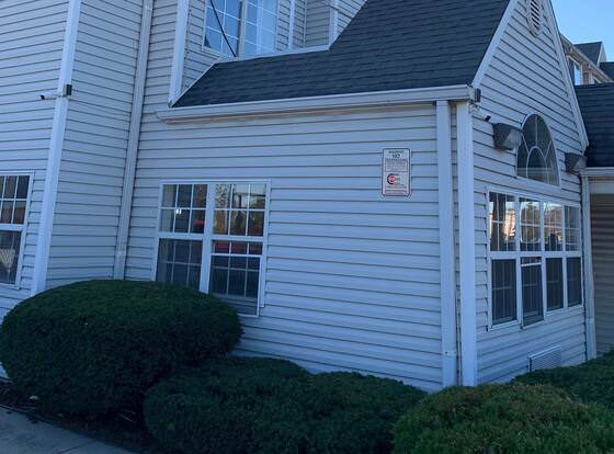 Super 8 by Wyndham Joliet allows check-in for 18 year-old guests