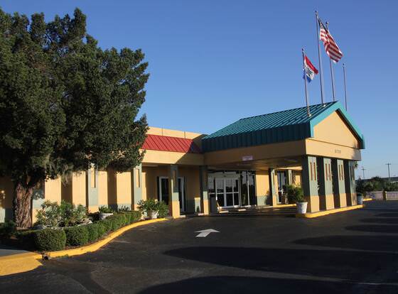 Cruise Port Inn allows check-in for 18 year-old guests