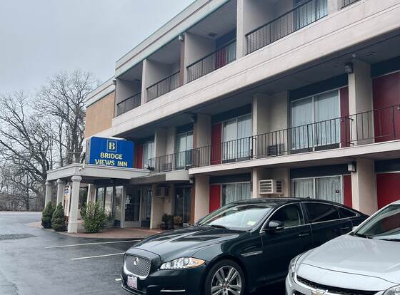 BRIDGE VIEWS INN allows check-in for 18 year-old guests