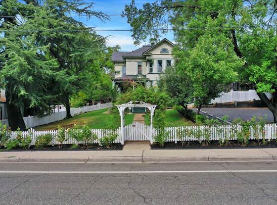Golden Dreams Inn allows check-in for 18 year-old guests
