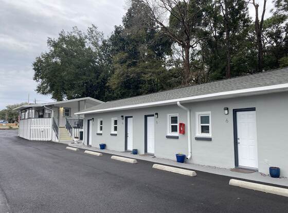 American Inn allows check-in for 18 year-old guests