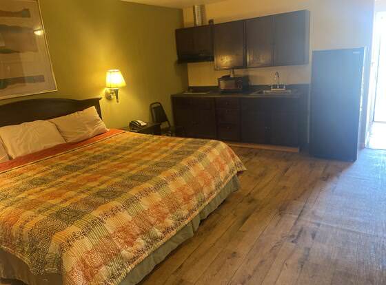 Dilley Executive Inn allows check-in for 18 year-old guests