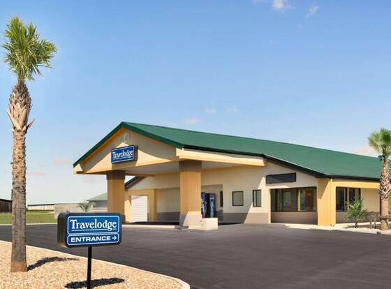 Travelodge by Wyndham Unadilla allows check-in for 18 year-old guests